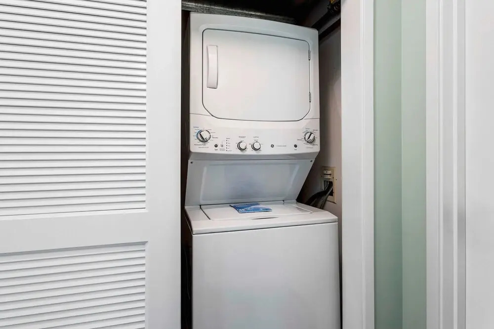 Corner Unit - AC & Wifi - Concierge Included - Vrkcv
