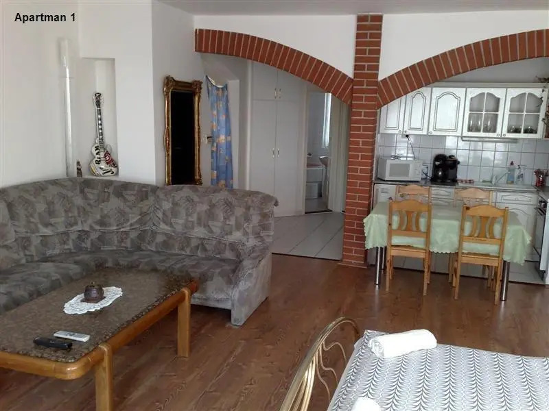 Marci Villa