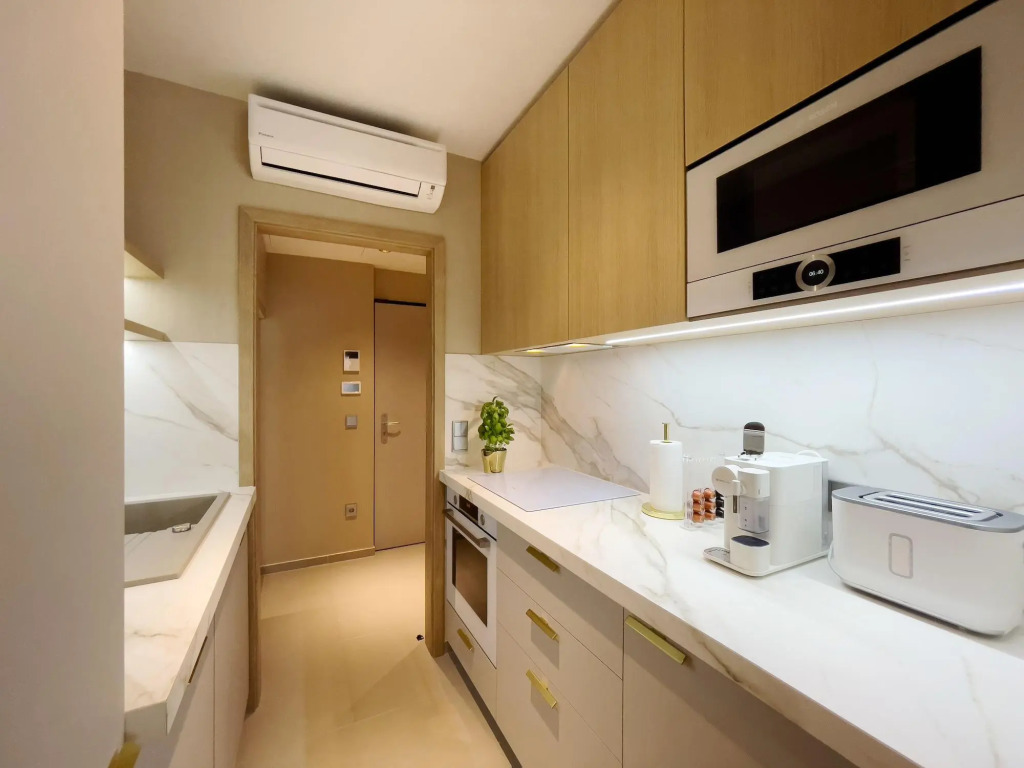Emerald Downtown Luxury Suites by Continental Group