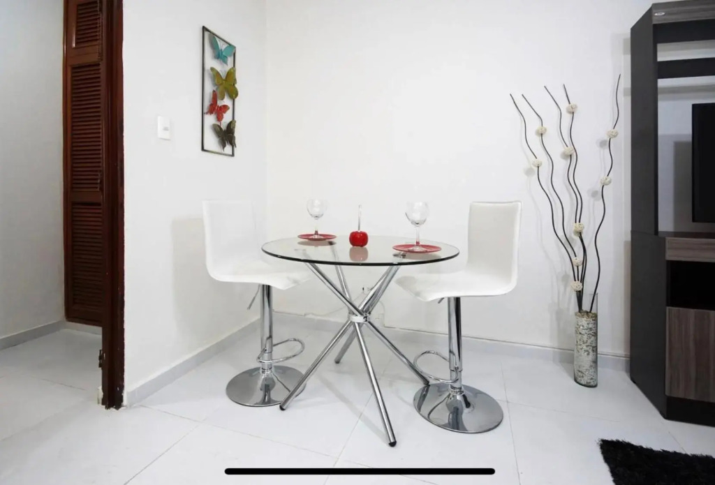 Luxury apartment with a/c next to chipichape mall