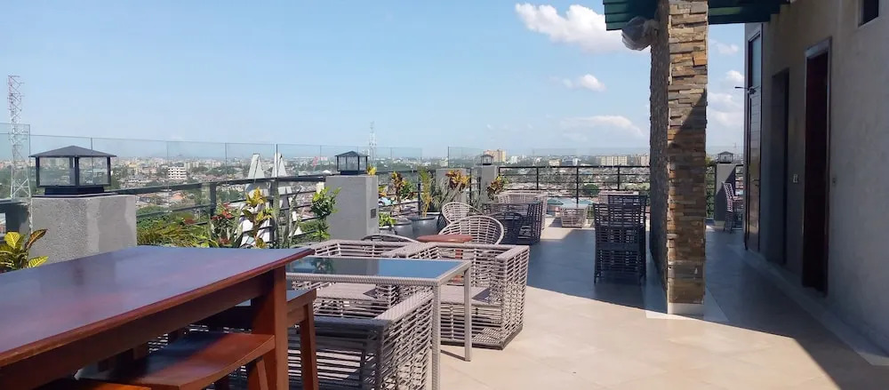 Meridian CA Hotel