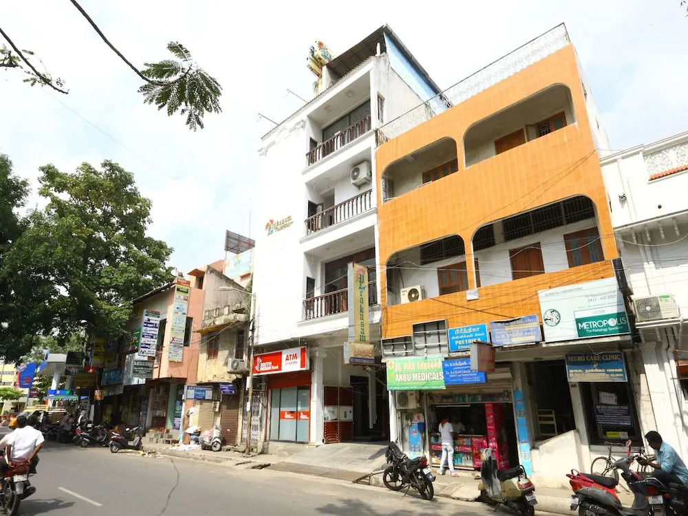 OYO 10675 Prakasam Residency