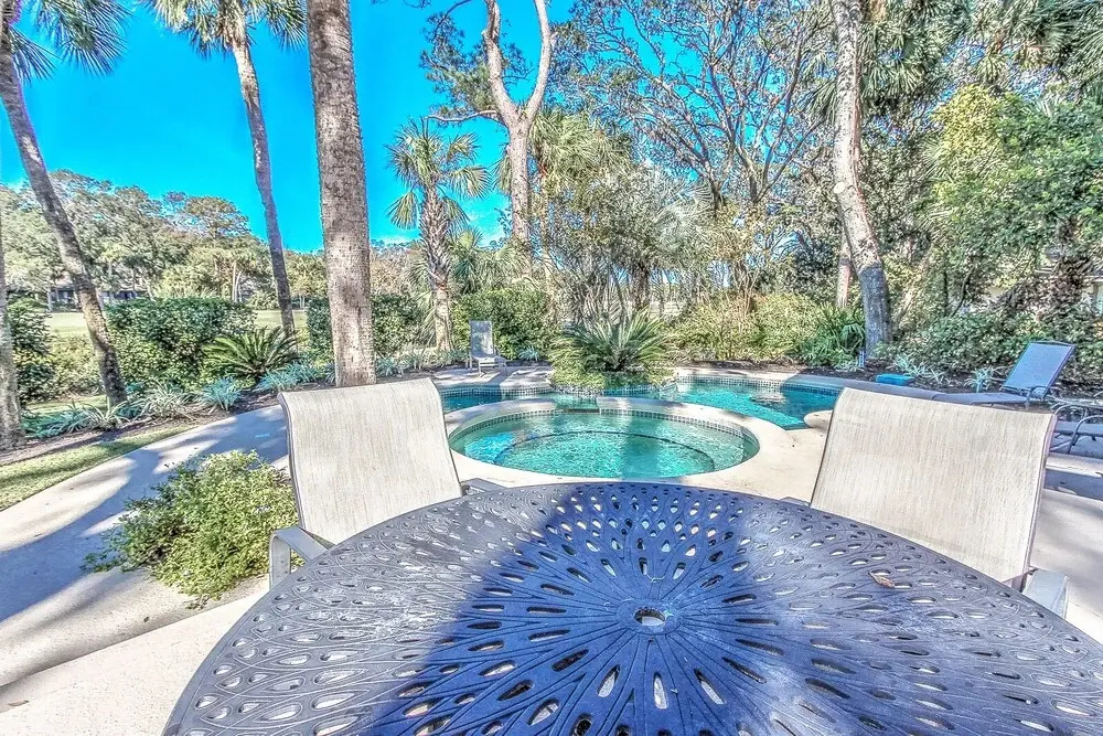 4 Beach Lagoon Rd