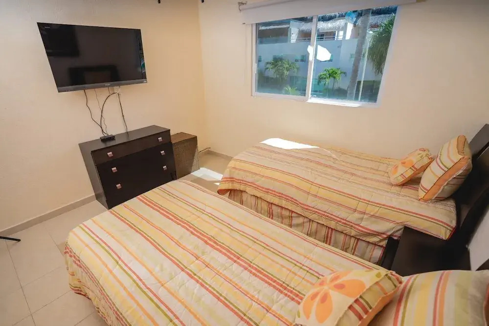 JUUB Luxury 3 Bedroom House at Playa diamante