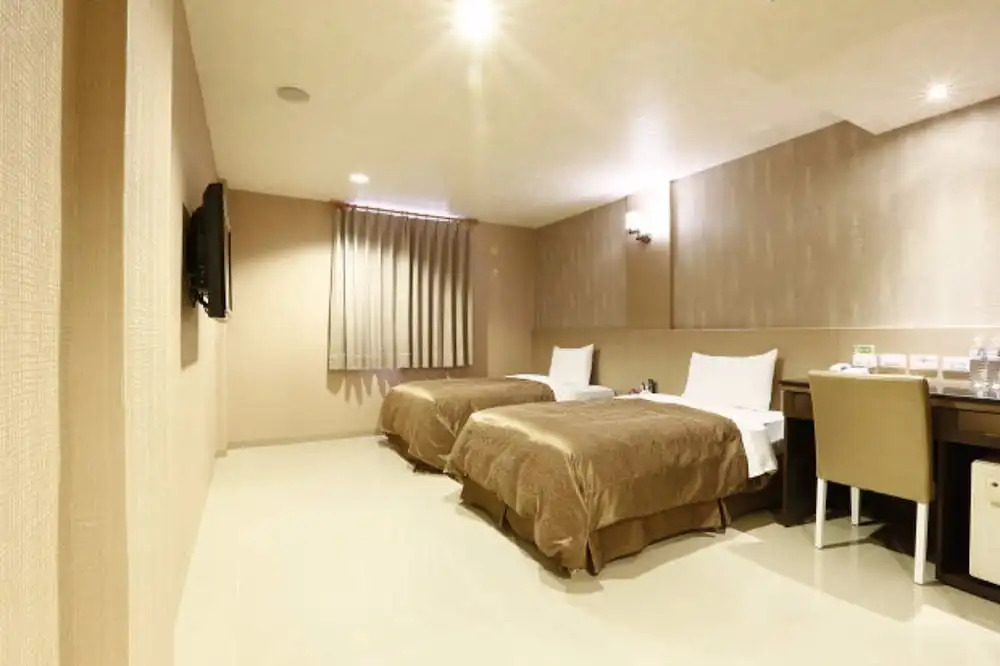 Huaxiang Motel - K Arena