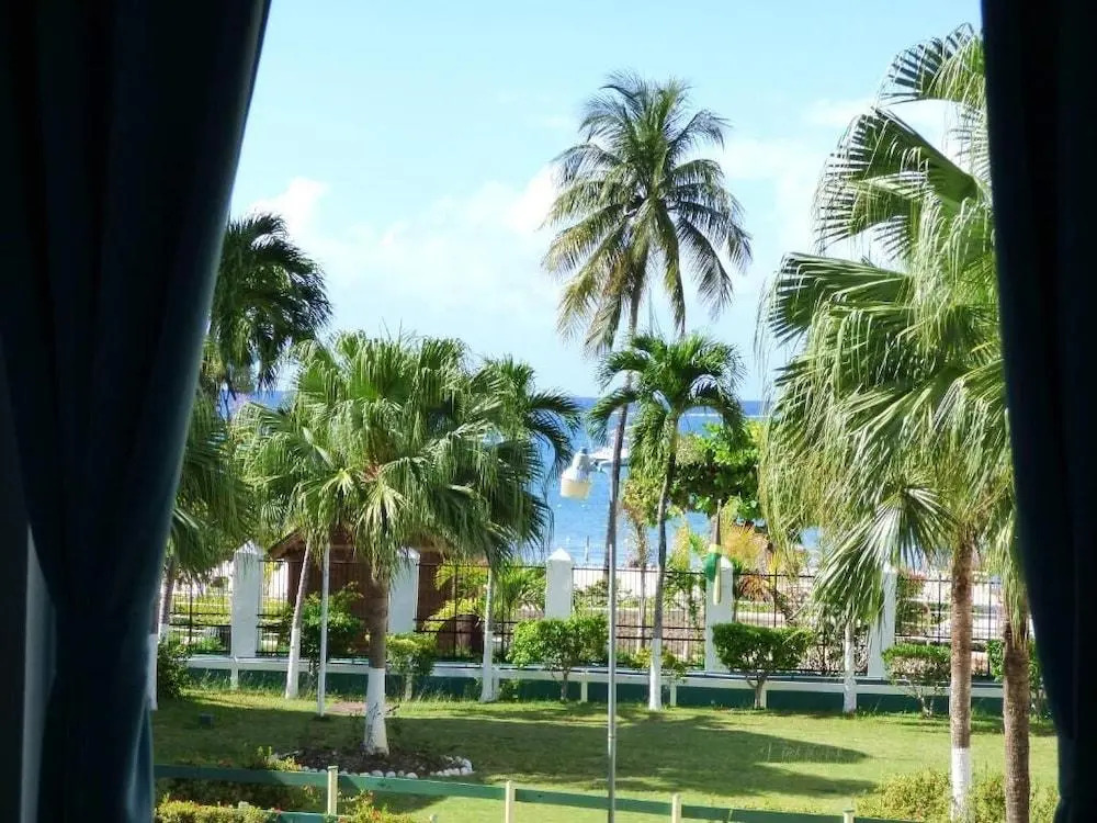 Beach One Bedroom Suite A17