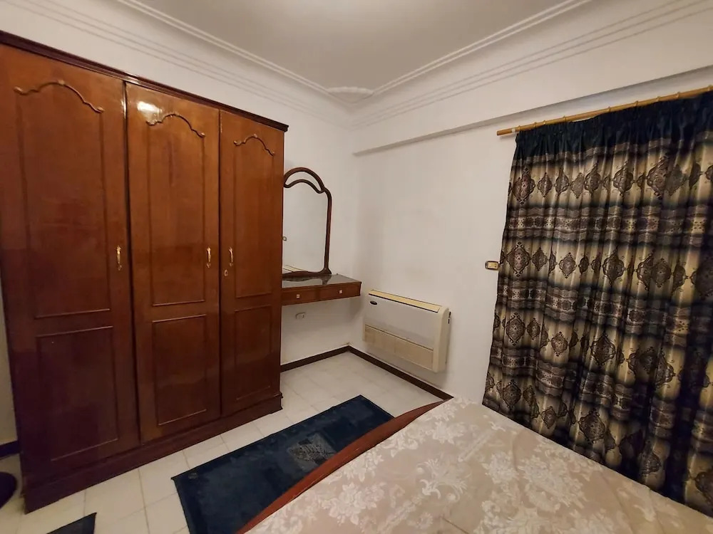 Salem Apartment