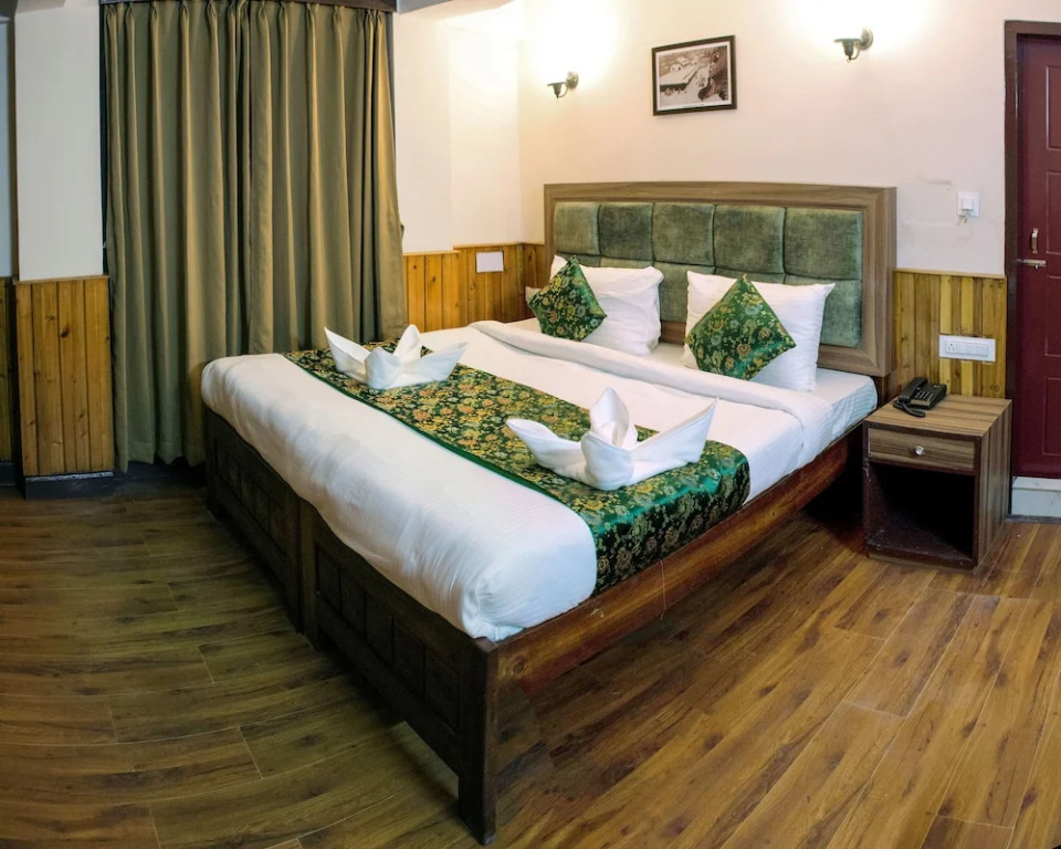 Muscatel Roma - 400 Mts from Mall Road