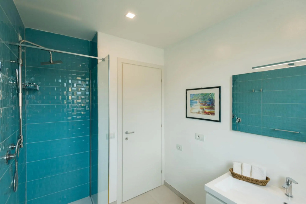 One bedroom, 1 bathroom, living room with sofa bed, kitchen, large terrace and a private parking.-AIRONI 7 BILO