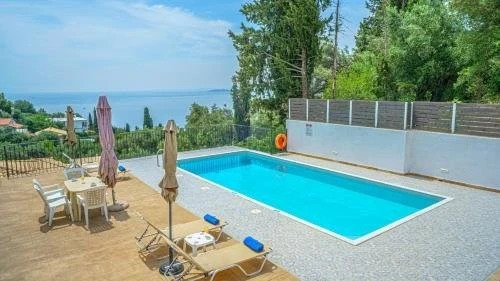 Zeus Pool Apartments