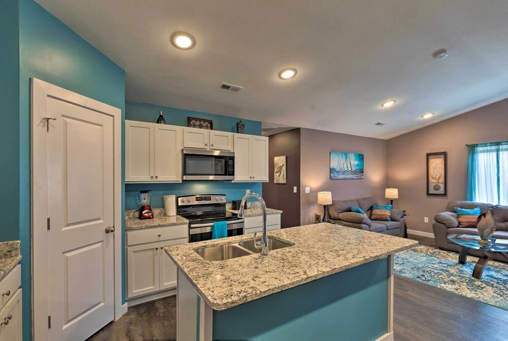 'park City on the Water' Townhome w/ Hot Tub!