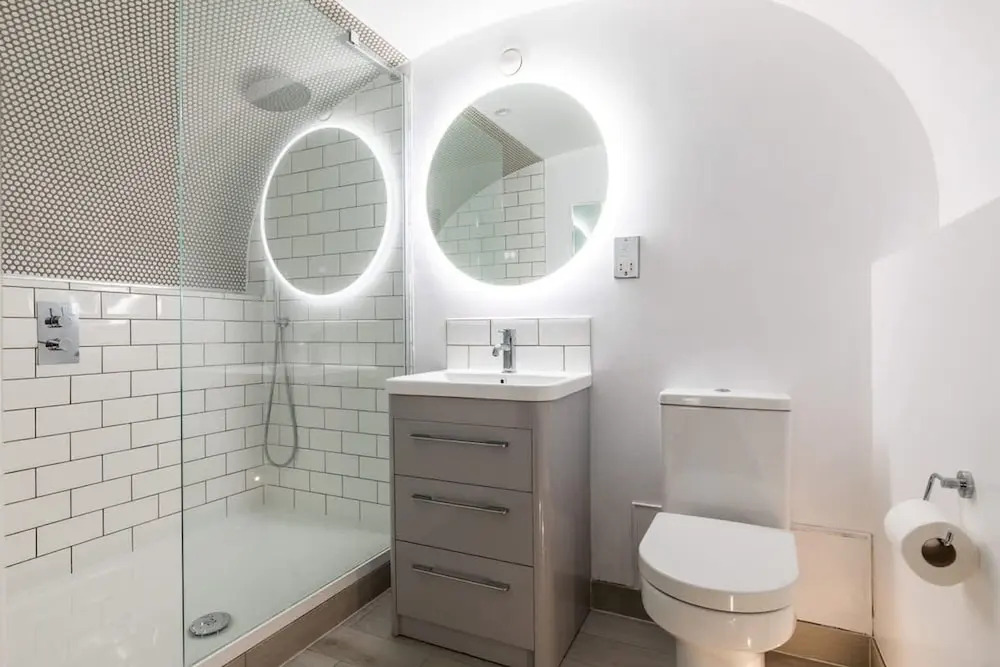 Elegant Georgian Flat in Historic Bath With Garden