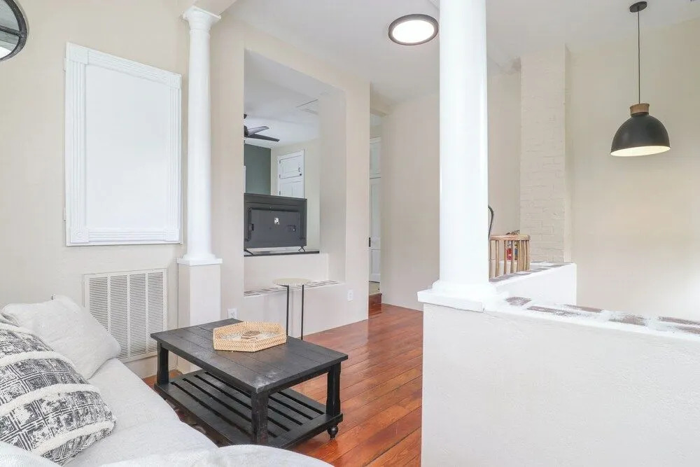 Aerie Loft: Cozy 1-bedroom Retreat in Biloxi, Perfect for Couples!
