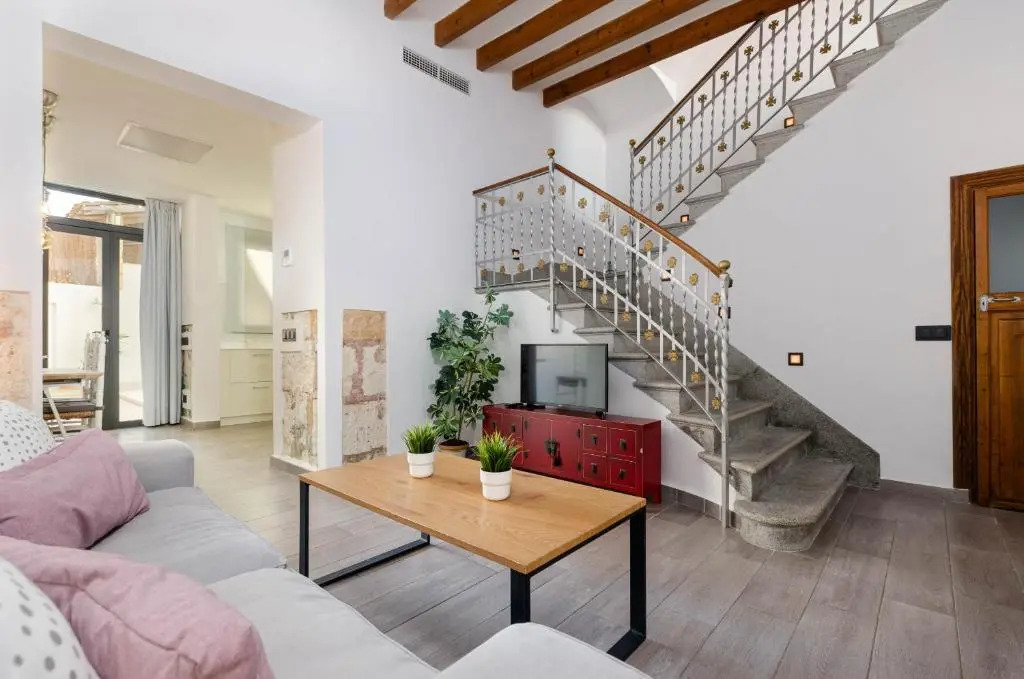 YourHouse Can Jordi, air conditioned holiday house with private pool