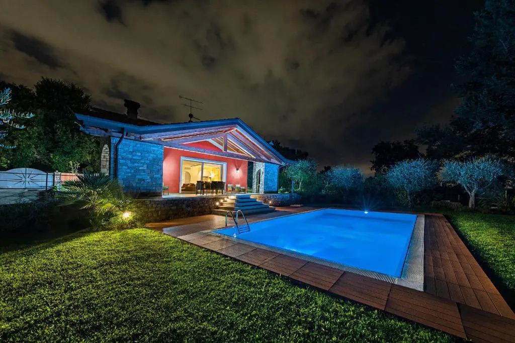 Villa Marina con piscina by Wonderful Italy