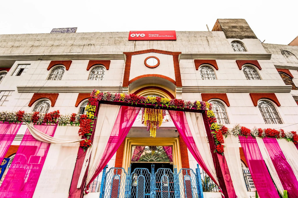 Hotel O Vishwakarma Palace
