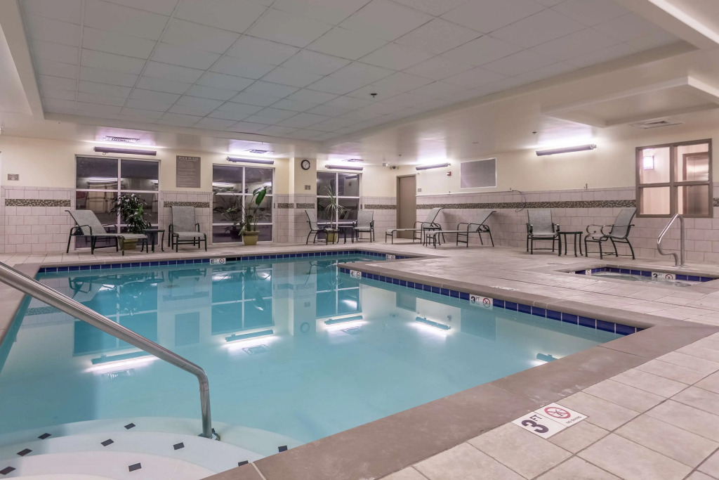 Country Inn & Suites by Radisson, Knoxville at Cedar Bluff, TN