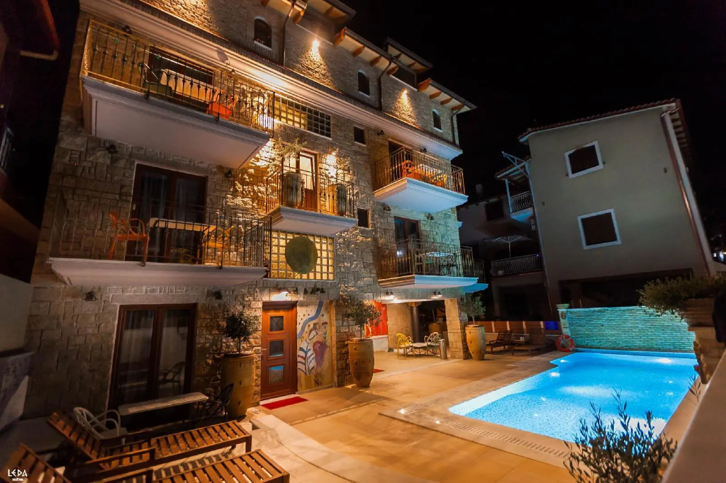 Leda Suites