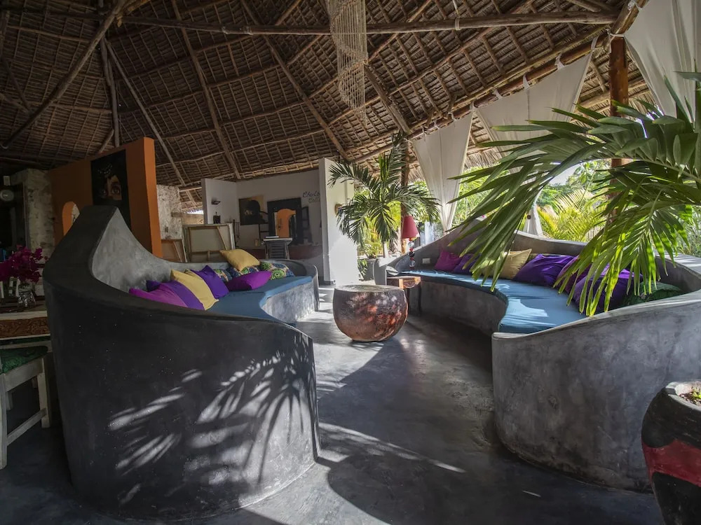 Tropical Boutique Hotel & Resto