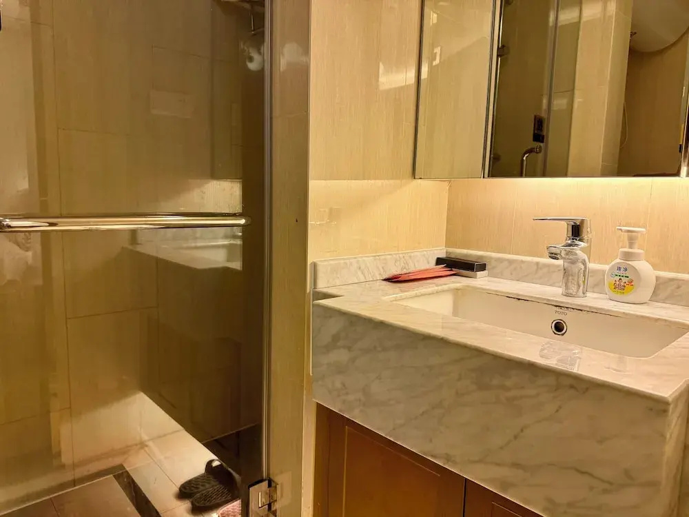 Shanghai Lerongju Boutique Apartment Metro Line 8 20meter