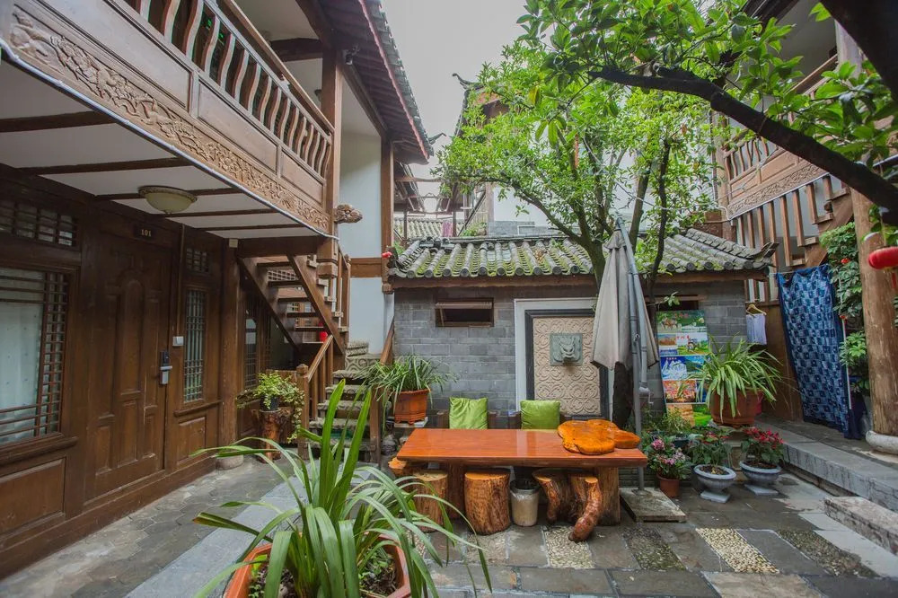 Lijiang Mufu Bieyuan Inn