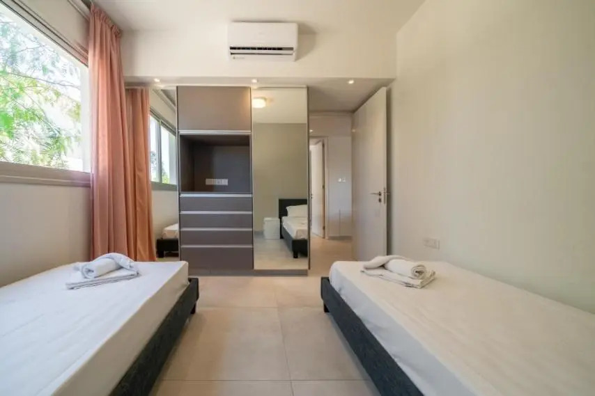 Mythicals Ground floor with garden 2 bed apartment