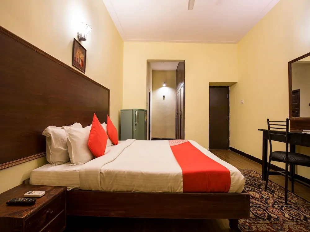 OYO 14192 Home Cozy 1BHK Cottage Sattal Road