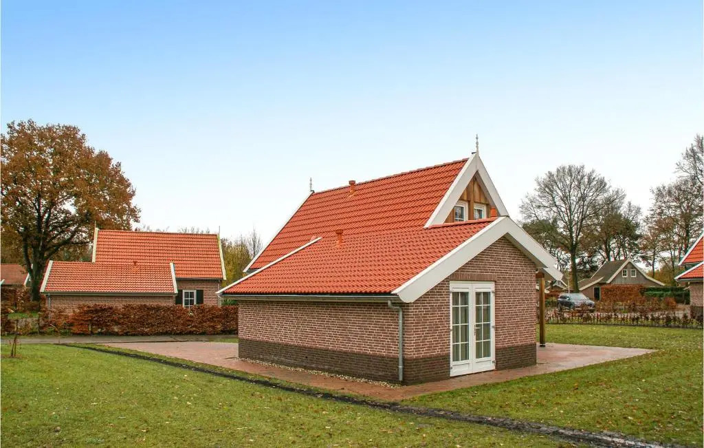Three-Bedroom Holiday Home In Hoge Hexel