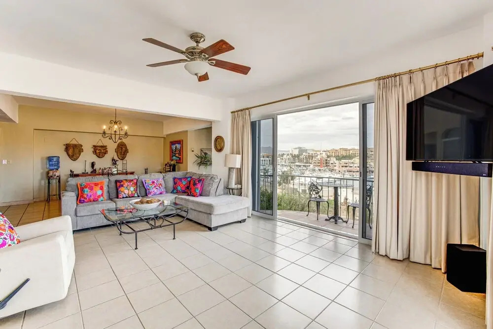 Condo in Plaza Nautica < 1 Mile to The Arch!