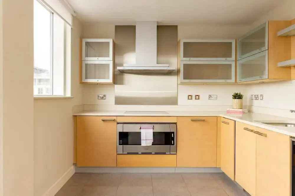 The Riverside Residence - 3bdr Flat With Balcony