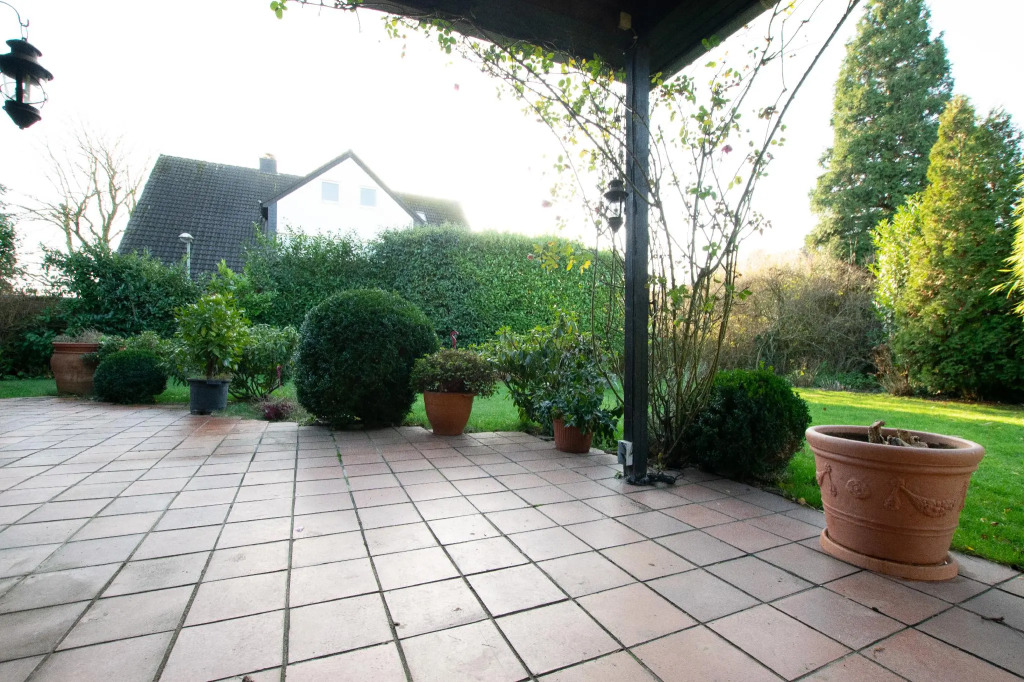 Tolstov-Hotels Beautiful 6 Room Villa with Garden
