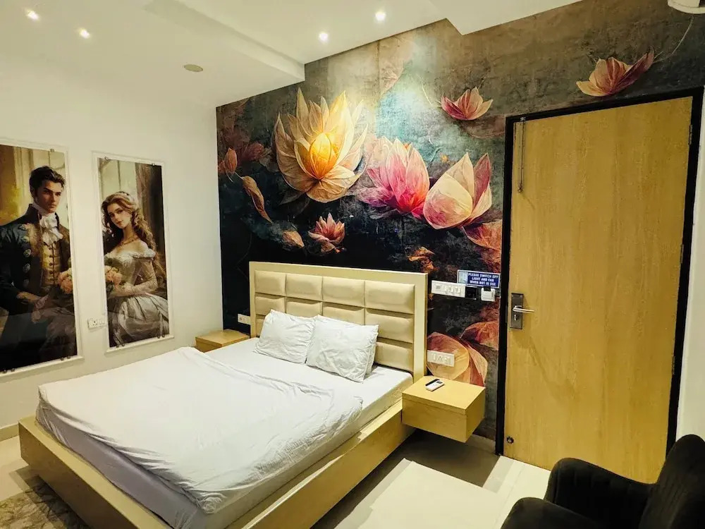 HolidayVilla - 1st Japanese Pod, Rooms & Suites - Green Avenue Amritsar