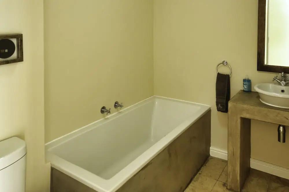 Ellefsen Suite 117