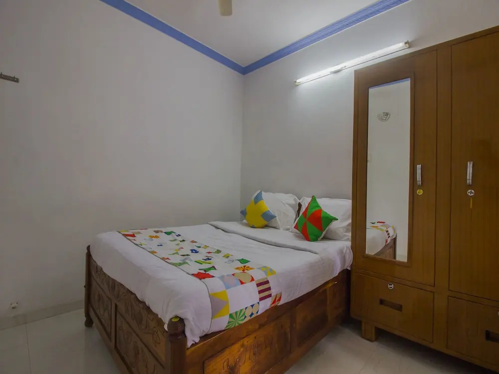 OYO 16979 Home Pool View 2 BHK Siolim
