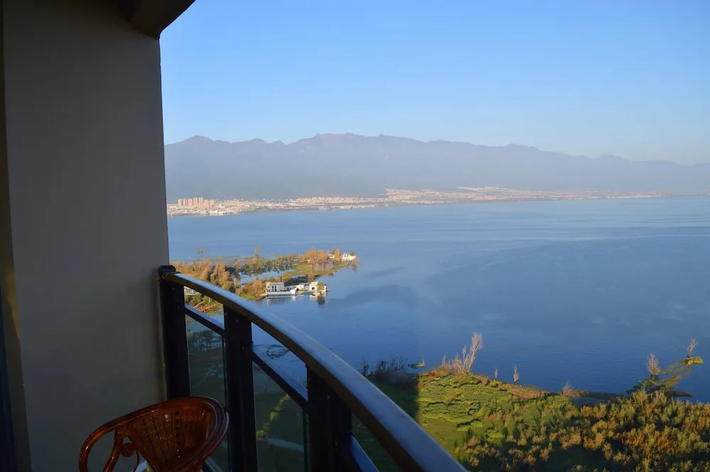 Dali Woju Seaview Hostel