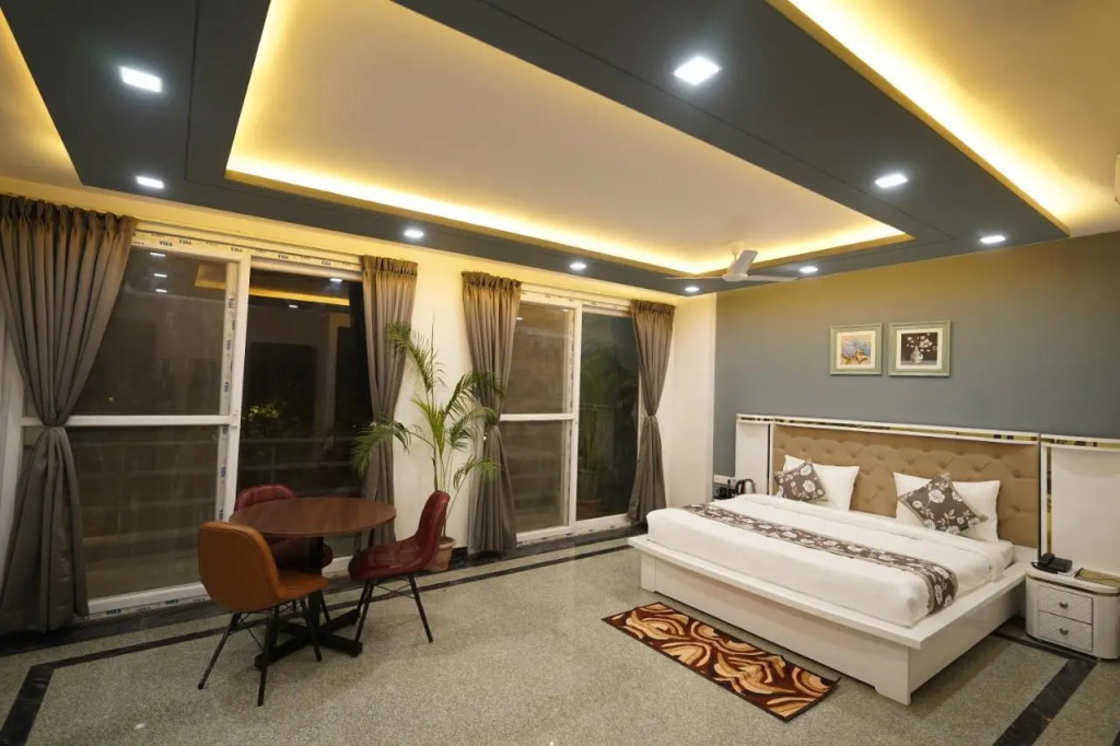 Posh Garden Inn Artemis Hospital Road Gurgaon