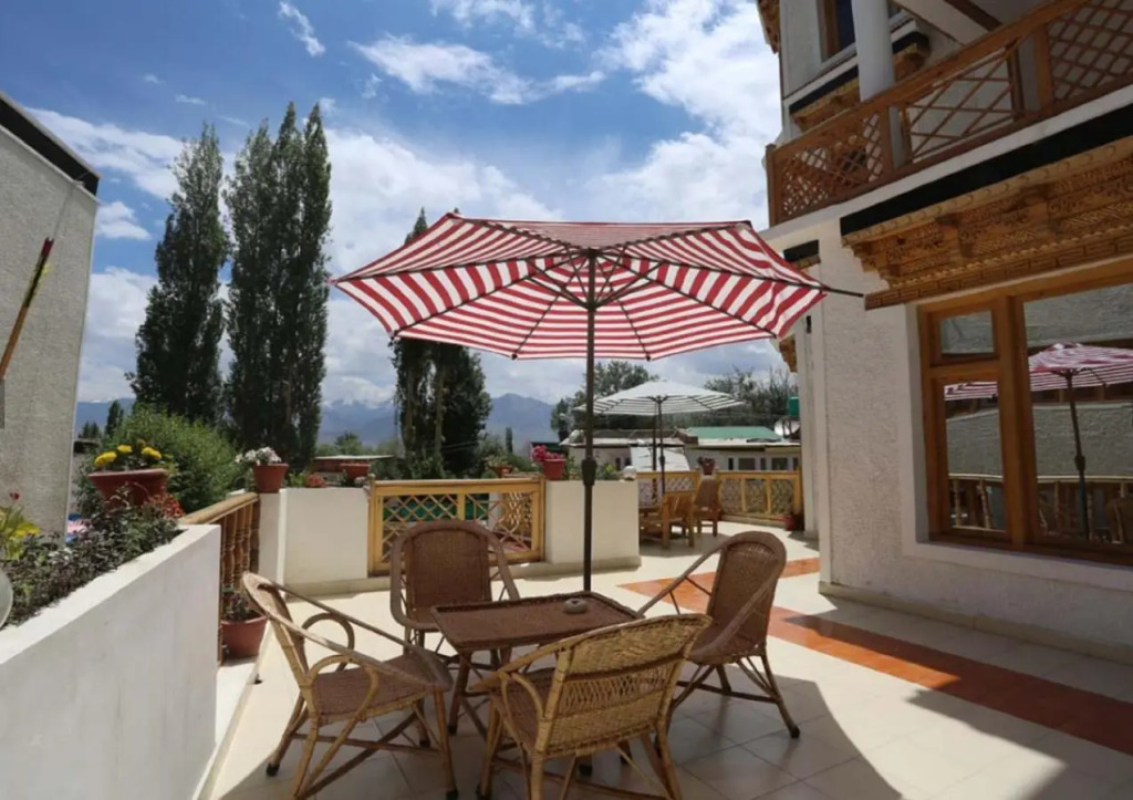 Himalayan Retreat-Karzoo