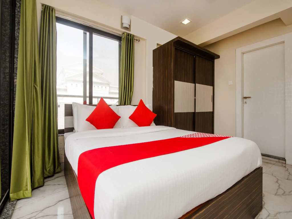 OYO 11951 Vatsala Suites