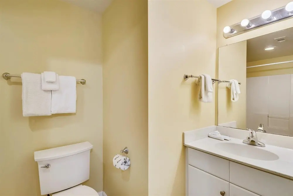 Shores of Panama 2026 - 1 Bedroom+Bunks. Res. Parking! 1 Condo by RedAwning