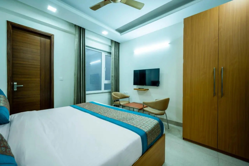 The Palms Inn I Near Medanta Medicity I Sec-38