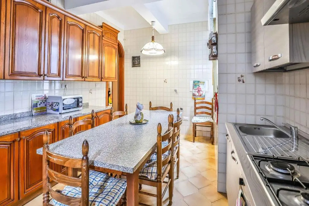 Apartment with 4 bedrooms in Amalfi