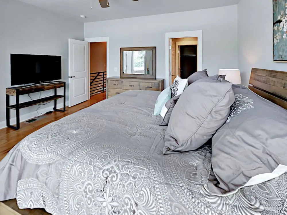 505 Wedgewood Avenue Townhouse #H 3 Bedrooms 3.5 Bathrooms Townhouse