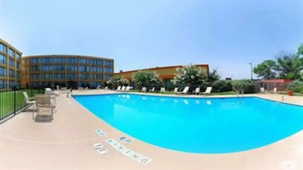 Rodeway Inn & Suites Conference Center