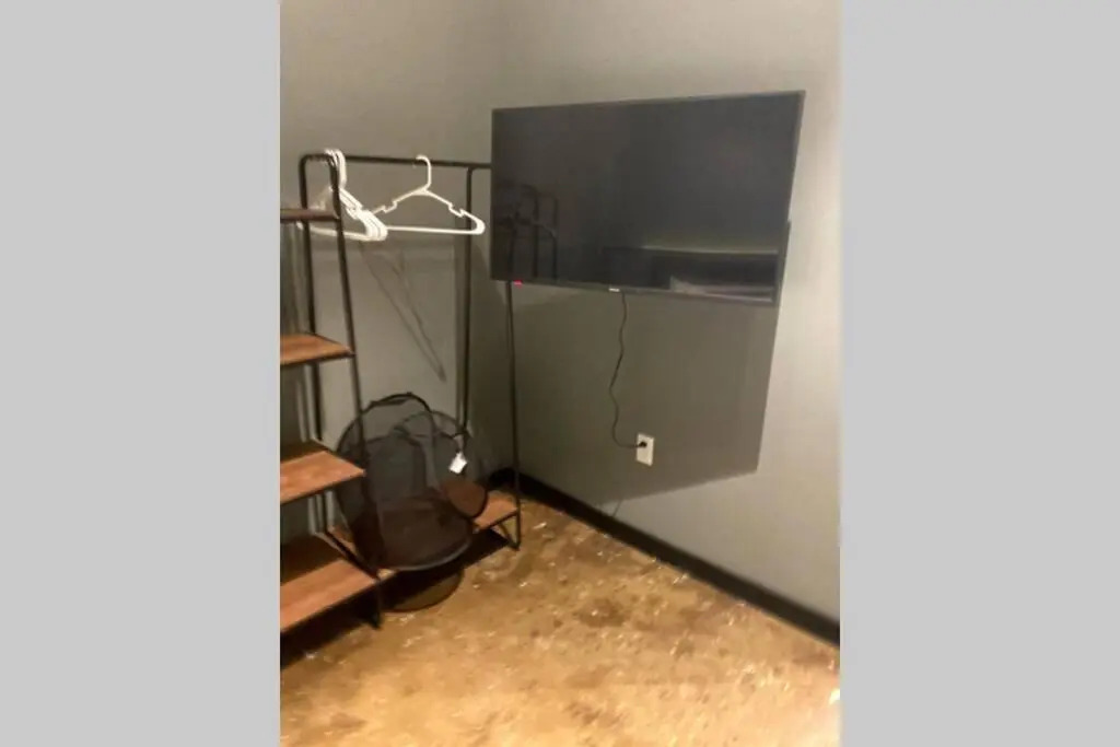 3E-*Renovated* 5 min to UPMC Shadyside, sleeps 6