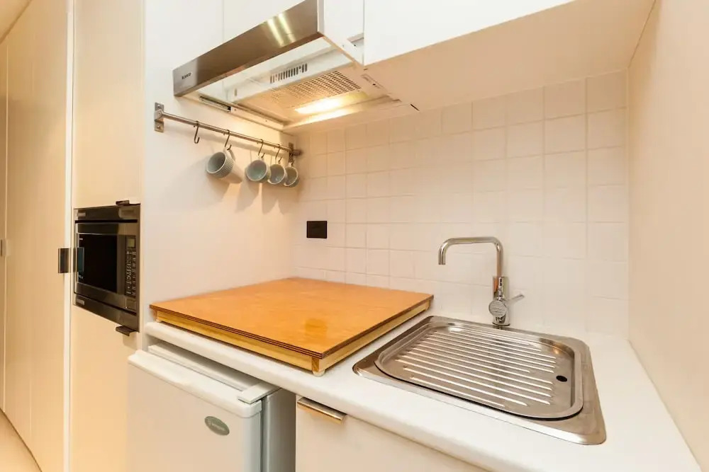 CELESTE, 1BDR East Melbourne Apartment