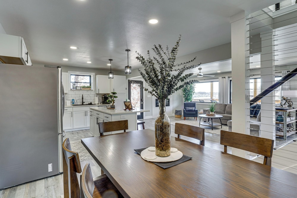 Private Dock & Theater Room: Lake Ozark Luxury