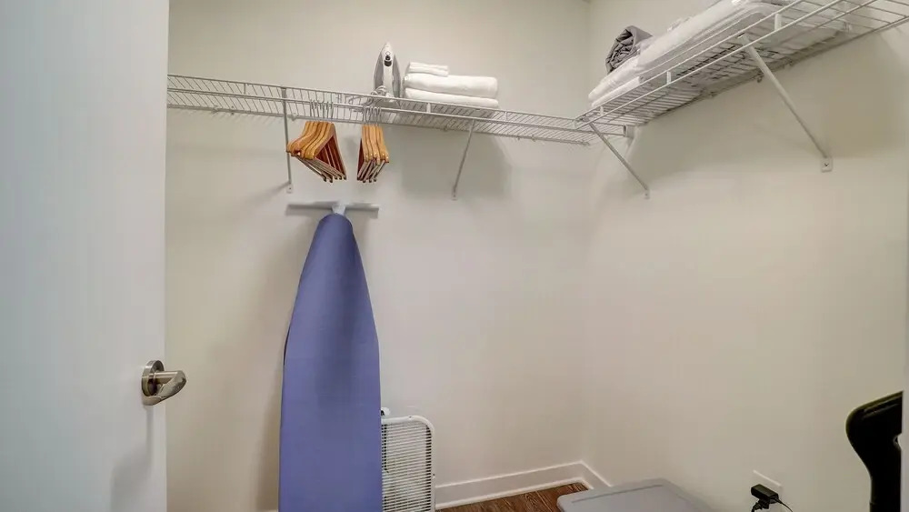 FRONTDESK Lakeview Green Apts Birmingham
