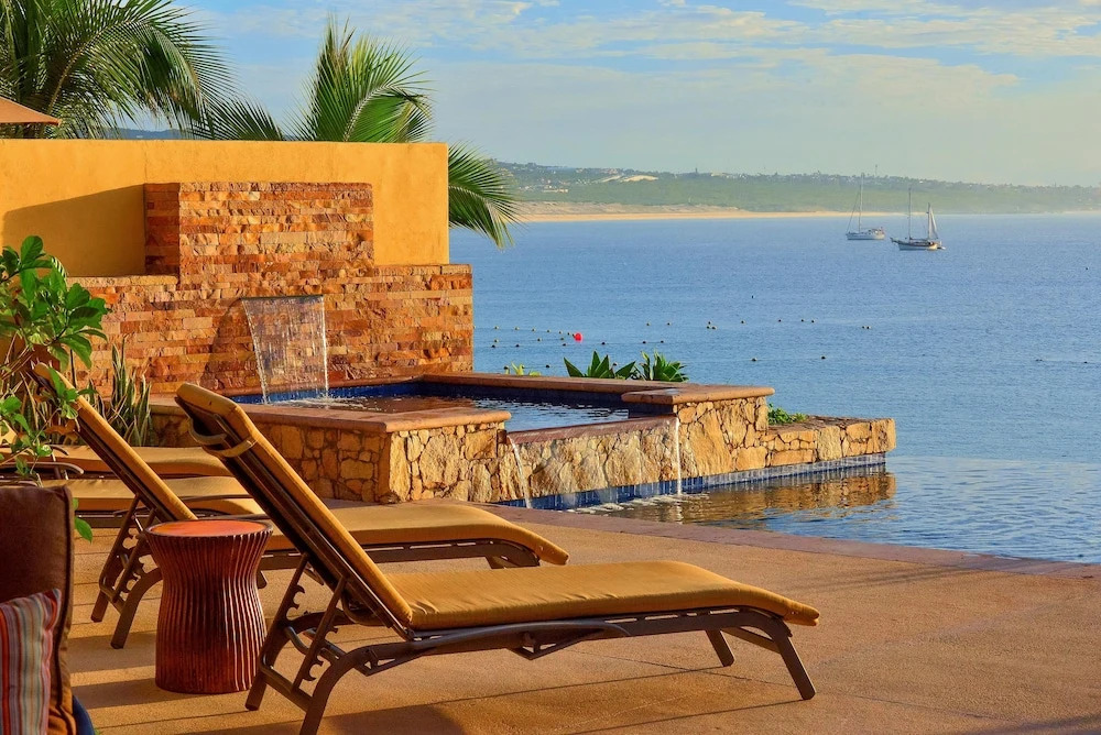 Opulent Medano Beachfront Villa W/beach Club Access: Hacienda Villa 11