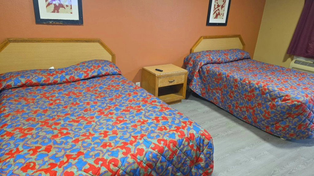relax motel