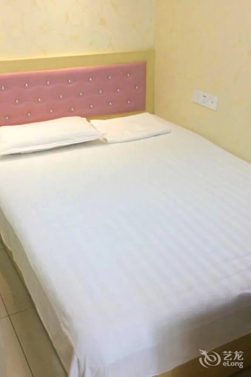 Jintaohong Taoyuan Hotel